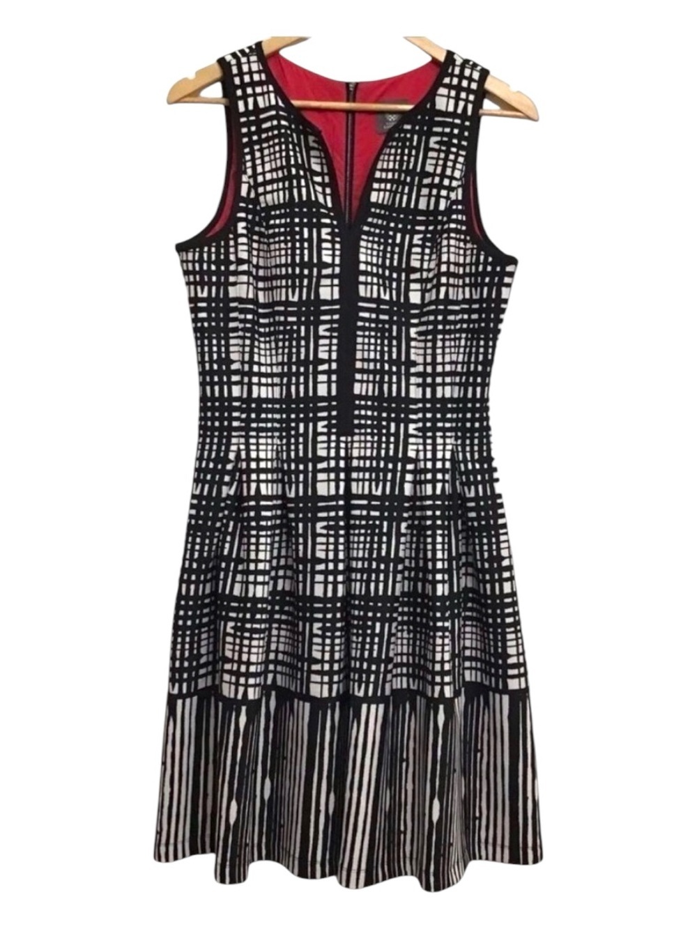 VINCE Camuto sleeveless dress black white pink pockets stretchy material size 4